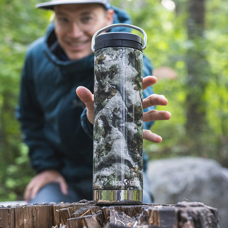 20oz-tkwide-with-twist-cap-mossy-oak-l7 20oz_bottle_twist_mossyoak_terragila_closeup_square.jpg