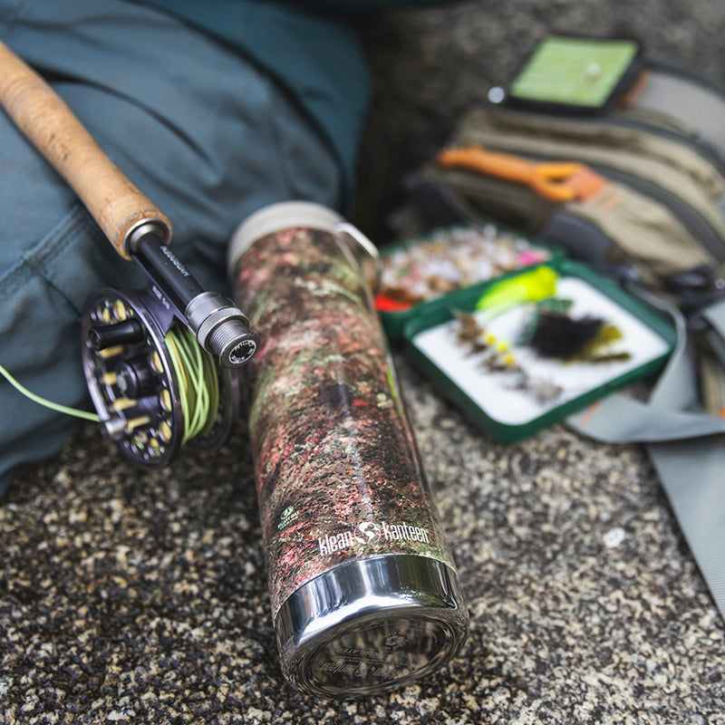 20oz-tkwide-with-cafe-cap-mossy-oak-j3 20oz_tumbler_mossyoak_rainbowtrout_flyfish_top_square.jpg