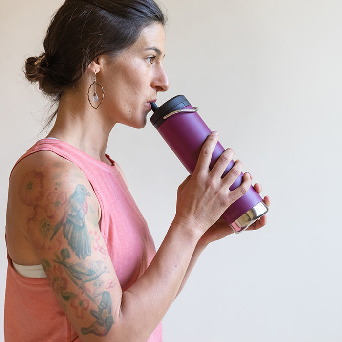 tkwide-twist-cap-with-straw-kit-h5 K20TKWPT-PP-T-TWIST-straw_cap_drinking_yoga_lifestyle_64bb08ca-98d0-4e89-83fd-b166cda65ccd.jpg