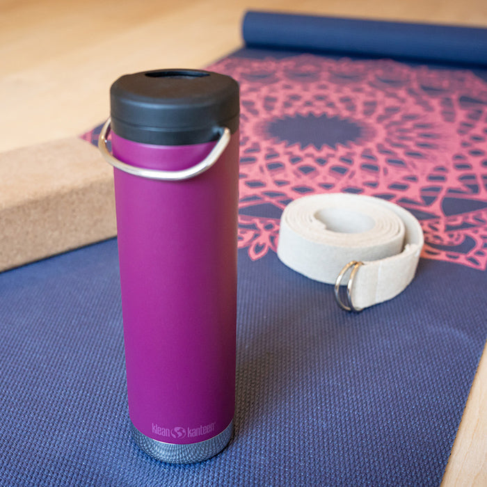 tkwide-twist-cap-with-straw-kit-h5 K20TKWPT-PP-T-TWIST-yoga_bottle_closed_lifestyle_a5ac6535-9c60-42bb-86fe-b94b5cef2b68.jpg