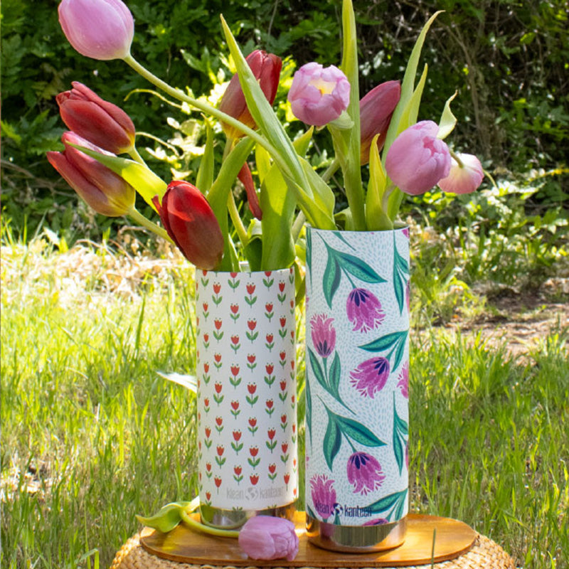 16oz-tkwide-with-cafe-red-tulips-c1 bottles_seasonal_spring_flowers_2_square.jpg