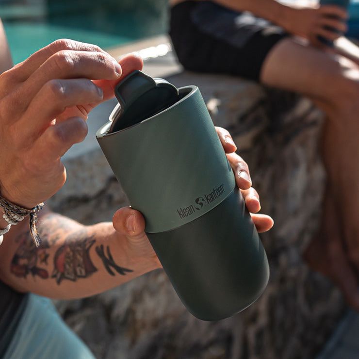 flip-lid-k4 rise_flip_lid_small_tumbler_open.jpg