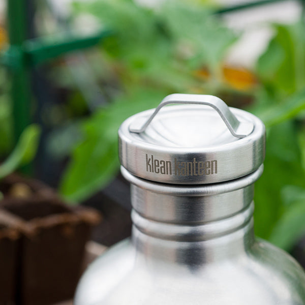 classic-steel-loop-cap-d9 stainless_cap_garden_lifestyle.jpg